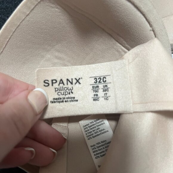 Spanx Pillow Cup T Shirt Bra Size 32C - Picture 3 of 7